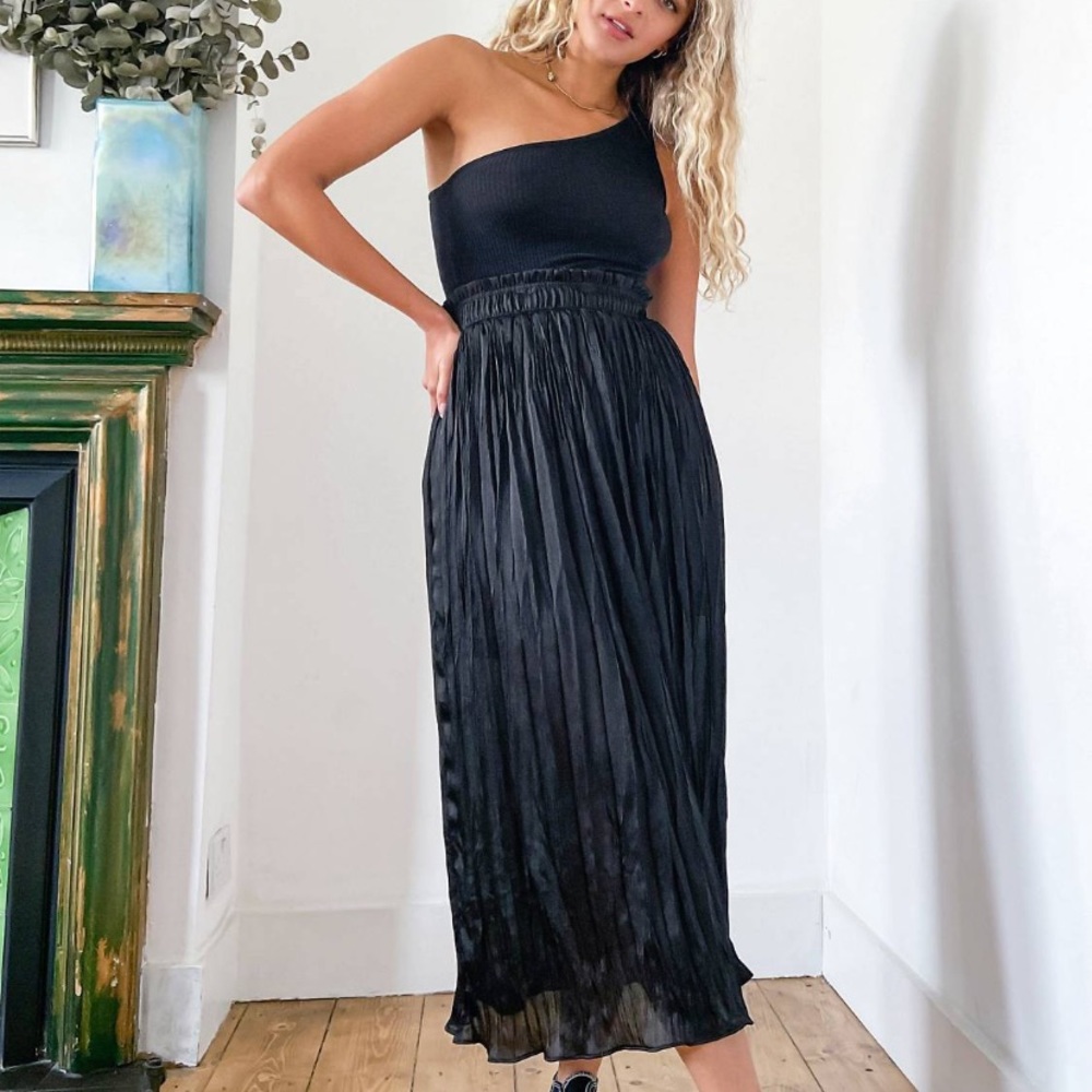 ASOS Topshop Crushed Satin MIDI Black Skirt